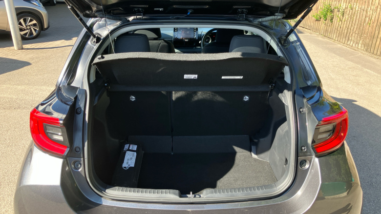 Toyota Yaris 1.5 Hybrid Design 5dr CVT Hybrid Hatchback